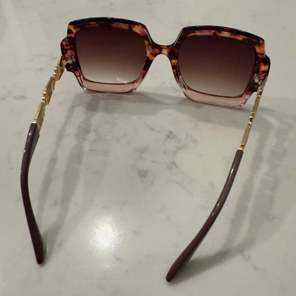 Oversized Gradient Sunglasses - Picture 3 of 5